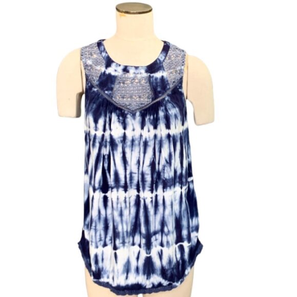 Knox Rose Tie Dye Sleeveless Tank Top Crochet & Ladder Lace Sz M Blues 74F - Picture 1 of 9